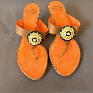 Escada kitten heel thong sandals